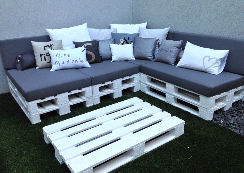 loungeset in de tuin